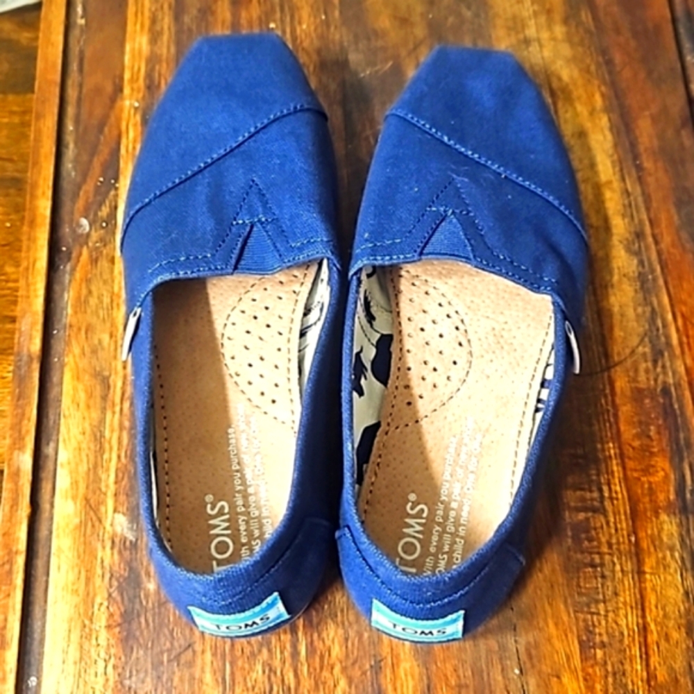 (NWOB) TOMS size 5